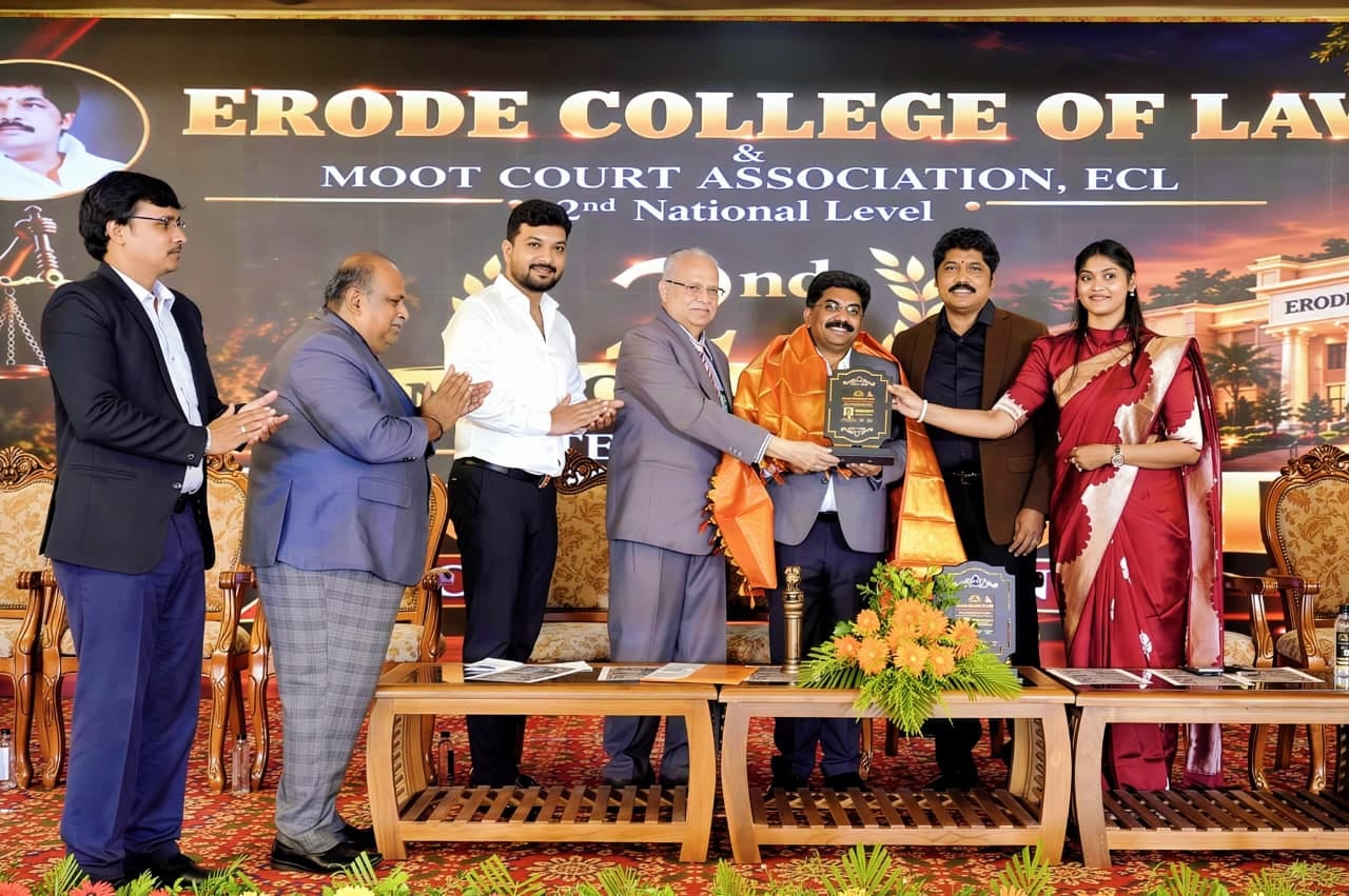 ஈரோடு சட்டக் கல்லூரியில் இந்திய அளவிலான மாதிரி நீதிமன்றப் போட்டி நிறைவு விழா - படம் 2